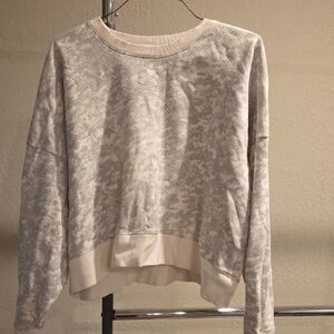 Under Armour Cream Patterned Sweatshirt